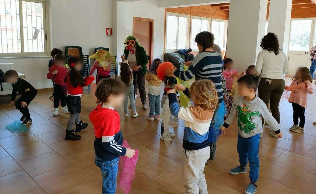 Volontari con bambini - Associazione Alma